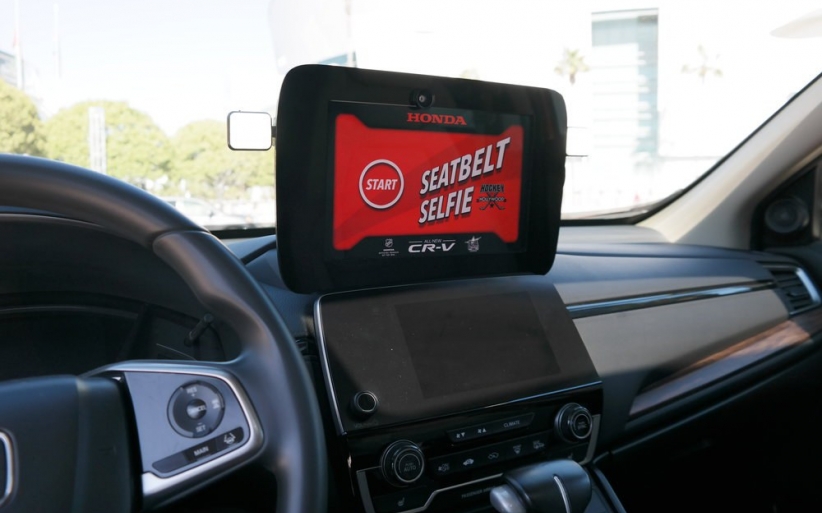 Honda allstar seatbelt selfie tablet